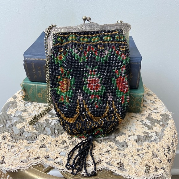 1920’s Glass Bead Floral Bag - Picture 3 of 13